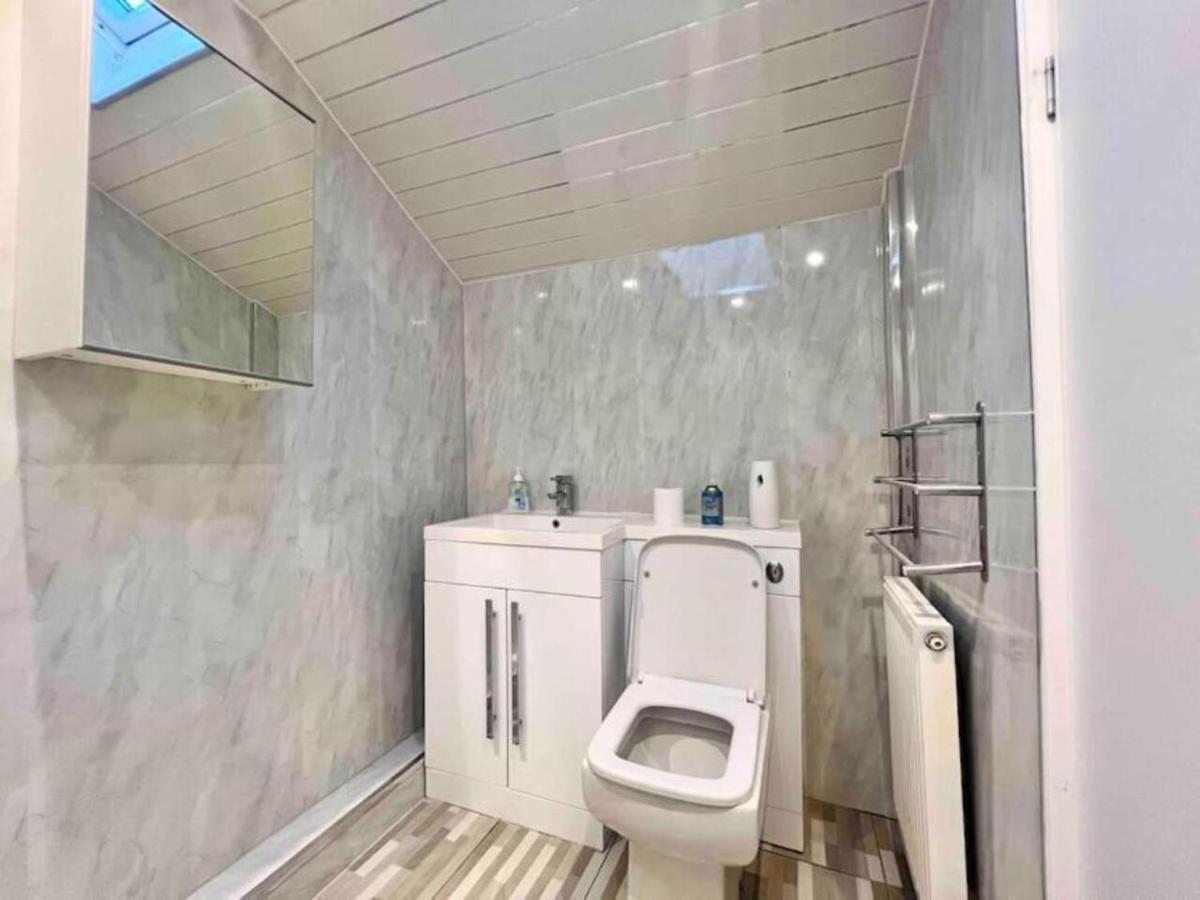Spacious 3 Bedroom Home In Glasgow - Free Parking Extérieur photo
