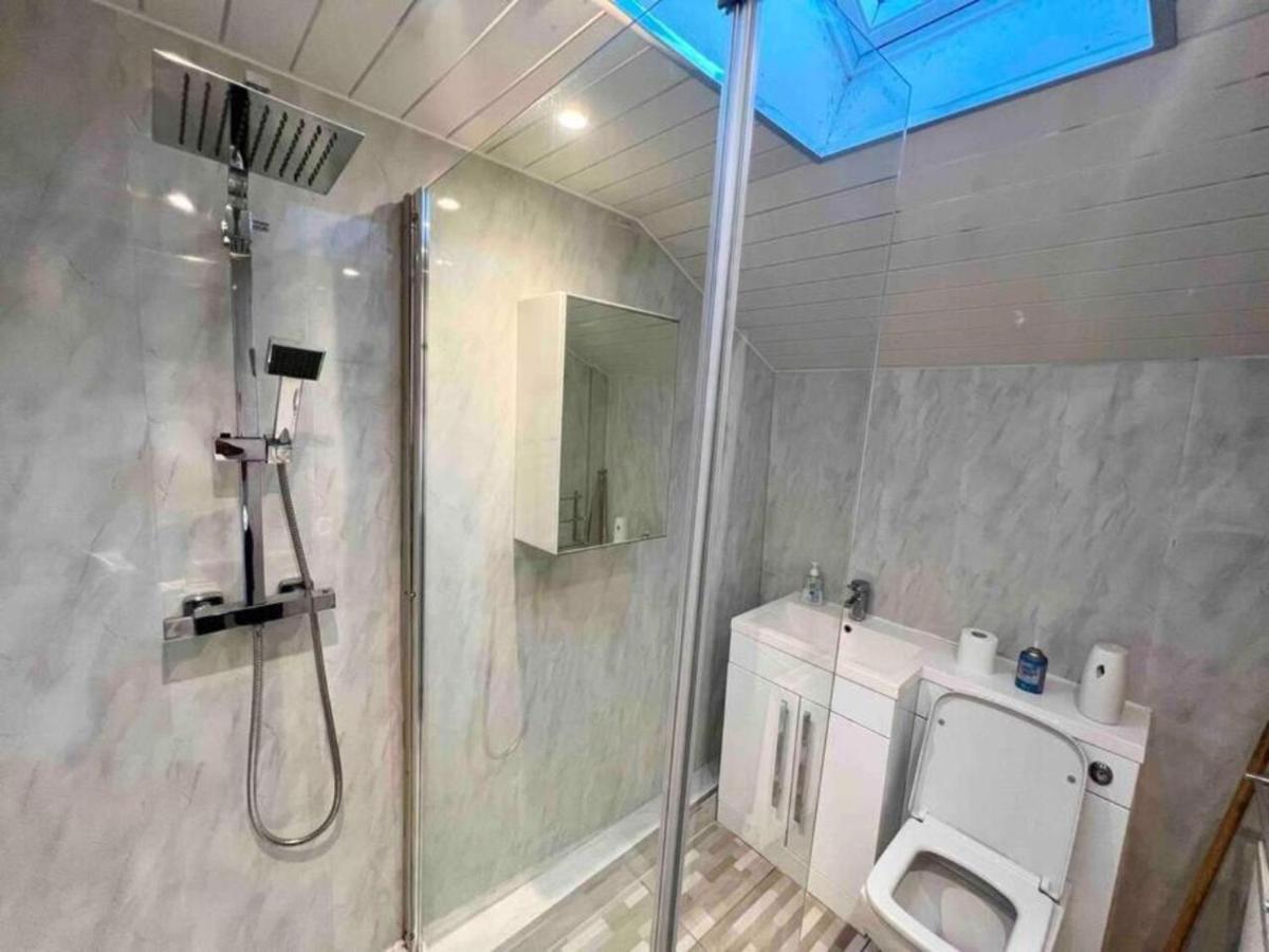 Spacious 3 Bedroom Home In Glasgow - Free Parking Extérieur photo