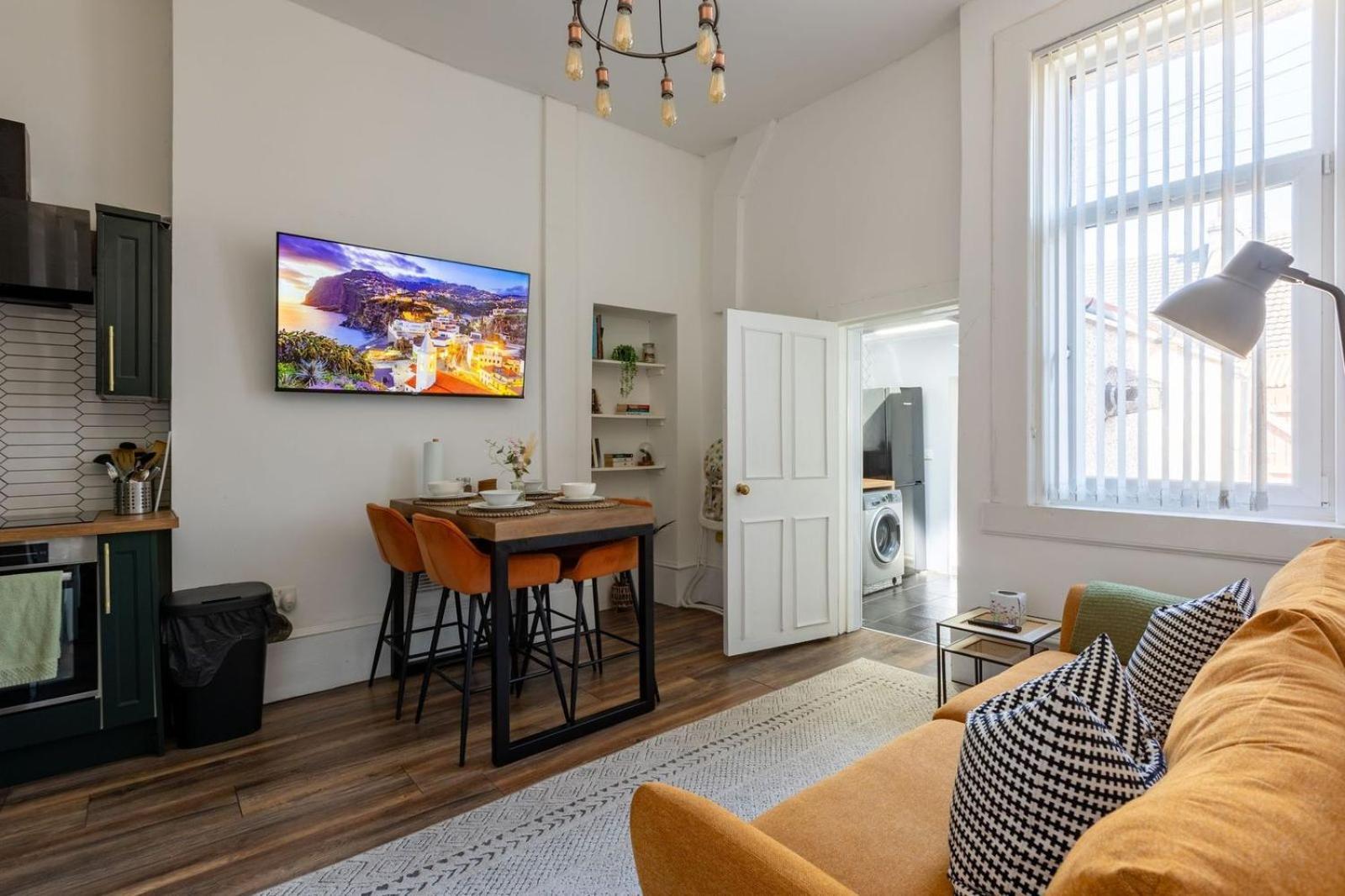 Spacious 3 Bedroom Home In Glasgow - Free Parking Extérieur photo