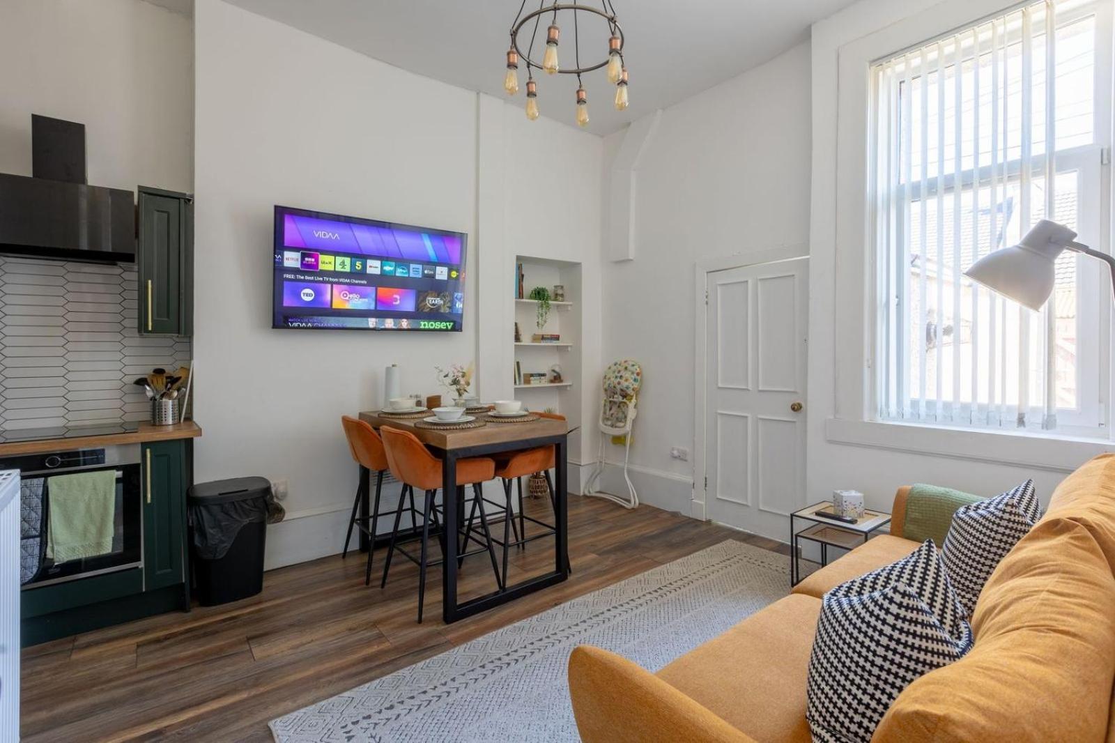 Spacious 3 Bedroom Home In Glasgow - Free Parking Extérieur photo